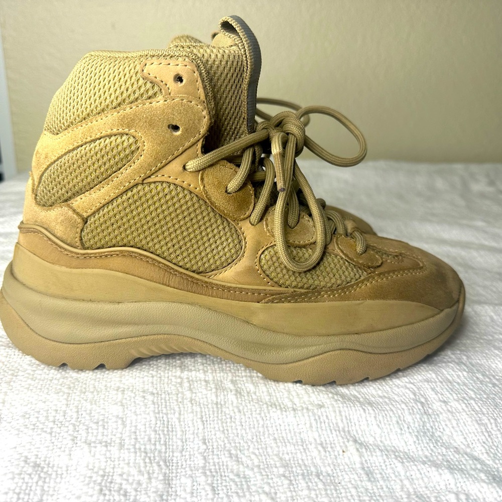 Yeezy boots season 7